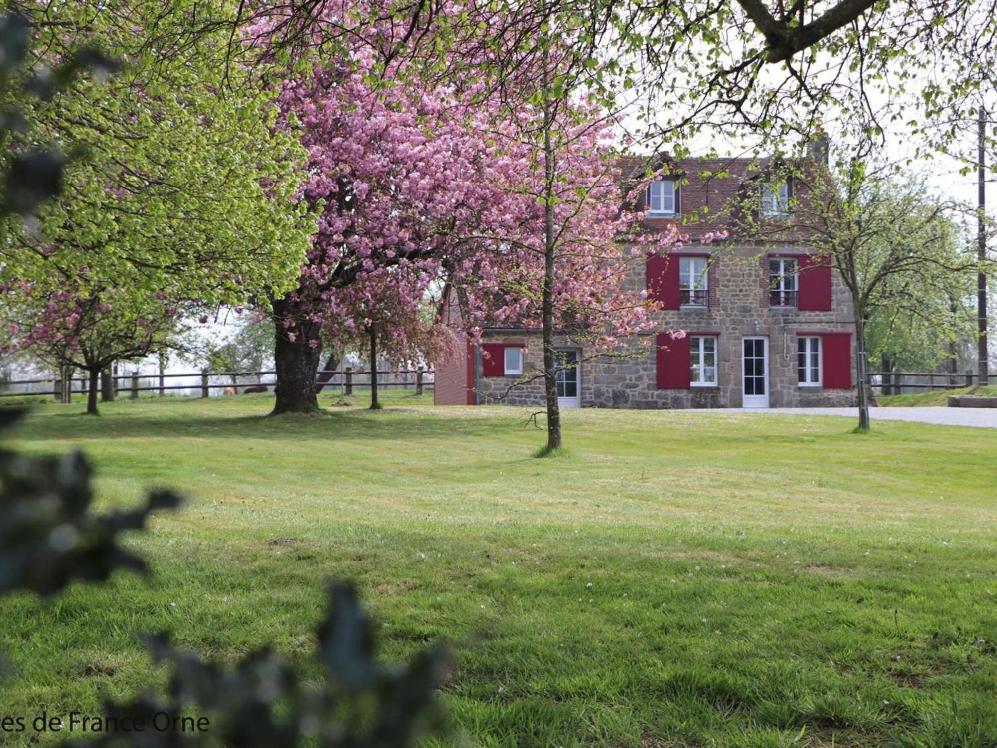 Maison Normande Renovee Avec Grand Jardin, Ideale Pour Famille, Proche Lac Et Randonnees - Fr-1-497-143 Villa Menil-Gondouin Kültér fotó